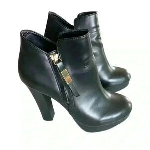 Aldo Black Platform Booties Size 6 1/2